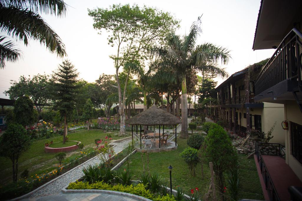 Chitwan Adventure Resort Sauraha Εξωτερικό φωτογραφία