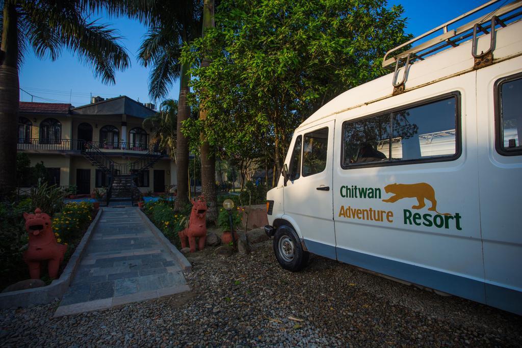 Chitwan Adventure Resort Sauraha Εξωτερικό φωτογραφία