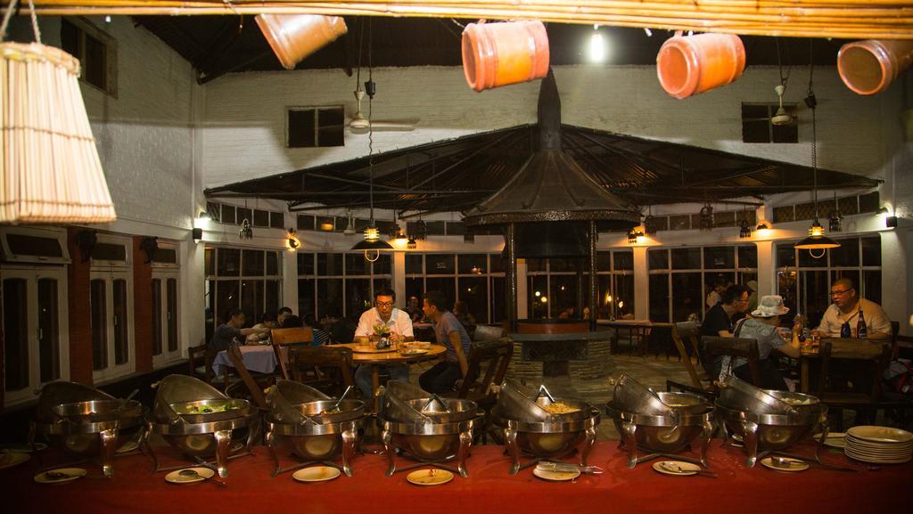 Chitwan Adventure Resort Sauraha Εξωτερικό φωτογραφία