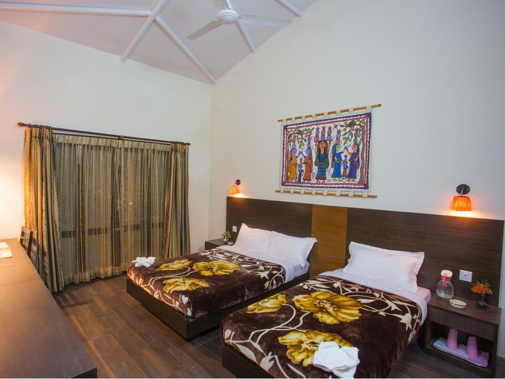 Chitwan Adventure Resort Sauraha Εξωτερικό φωτογραφία