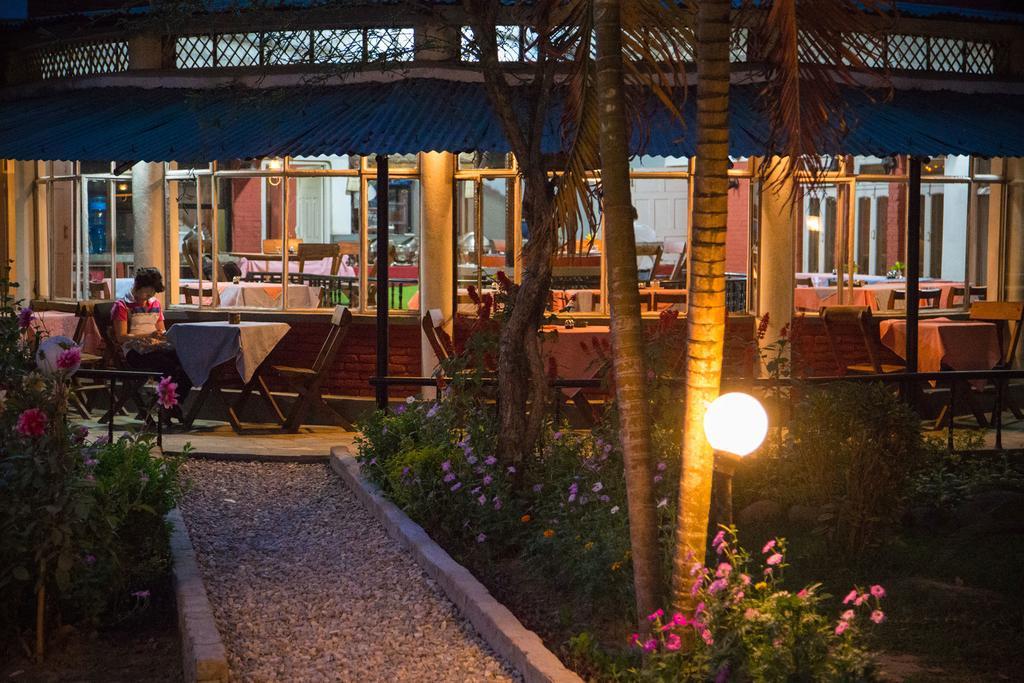 Chitwan Adventure Resort Sauraha Εξωτερικό φωτογραφία