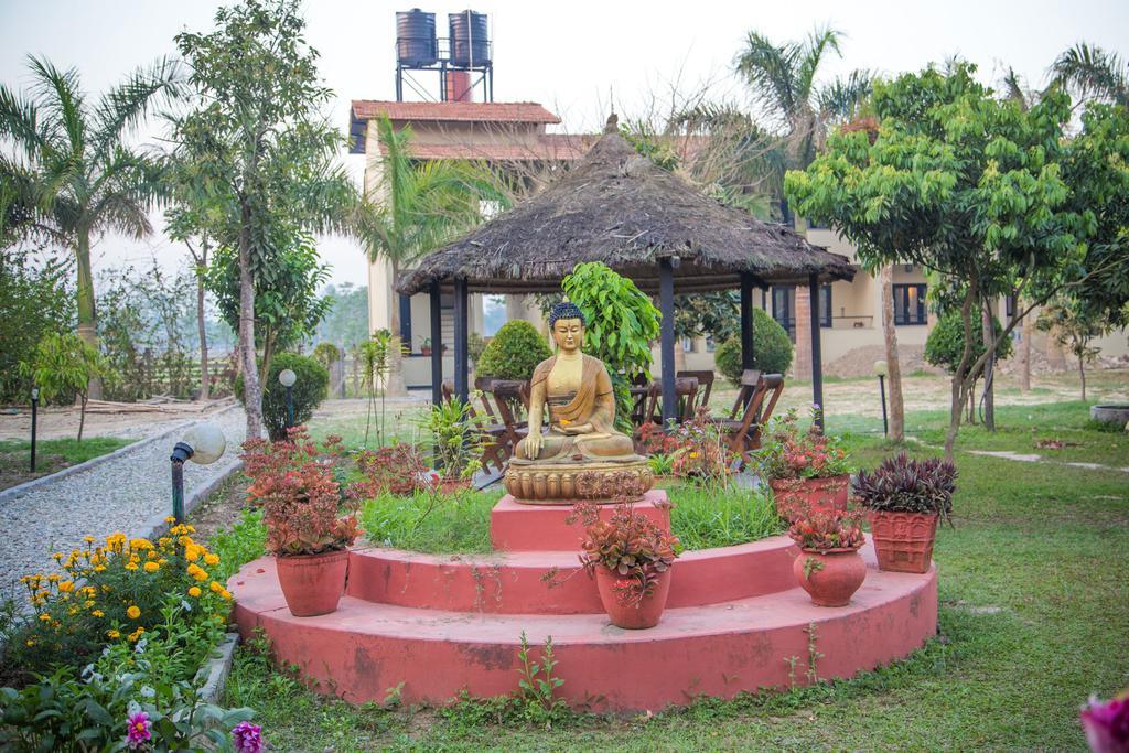 Chitwan Adventure Resort Sauraha Εξωτερικό φωτογραφία