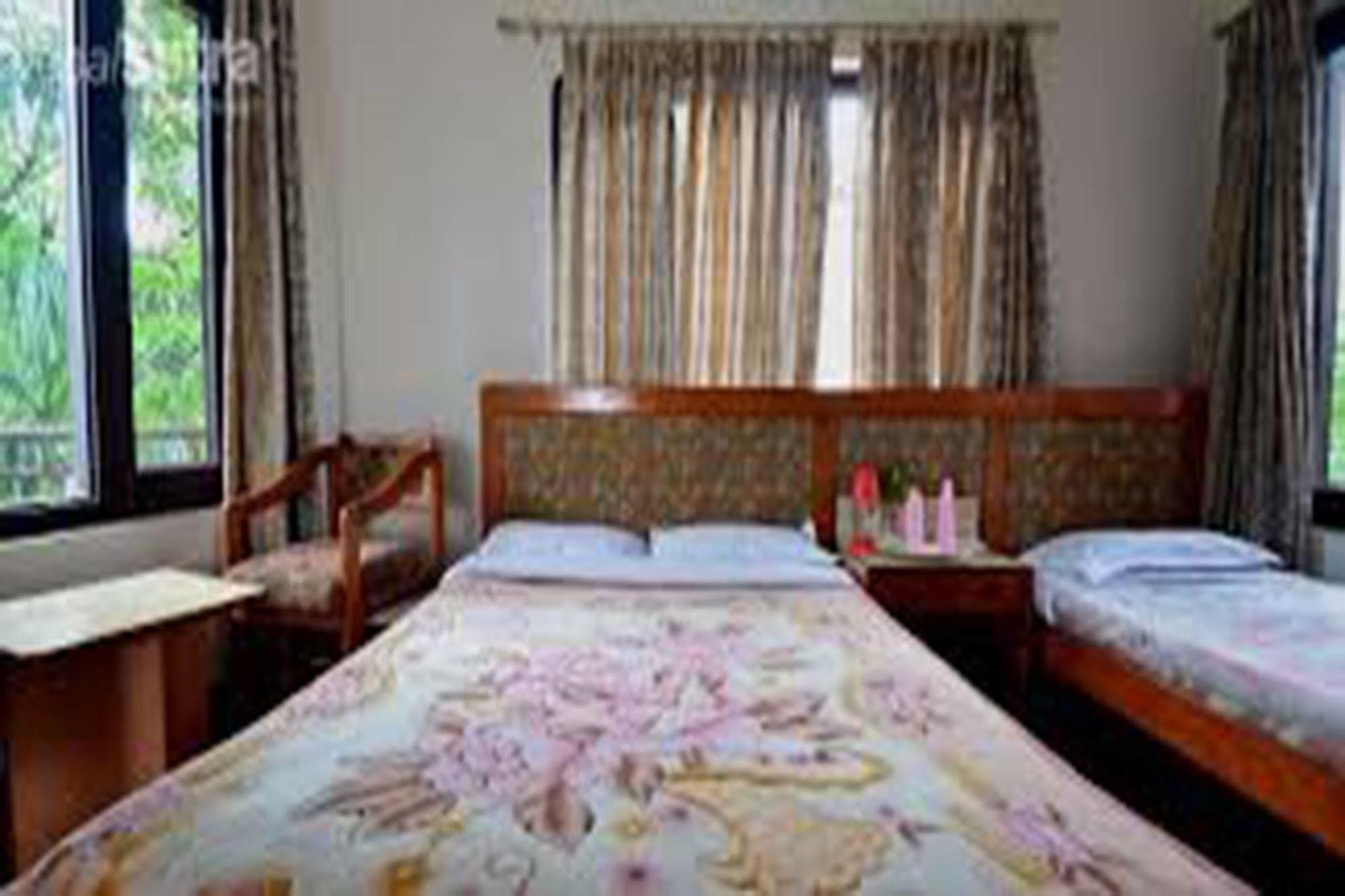 Chitwan Adventure Resort Sauraha Εξωτερικό φωτογραφία