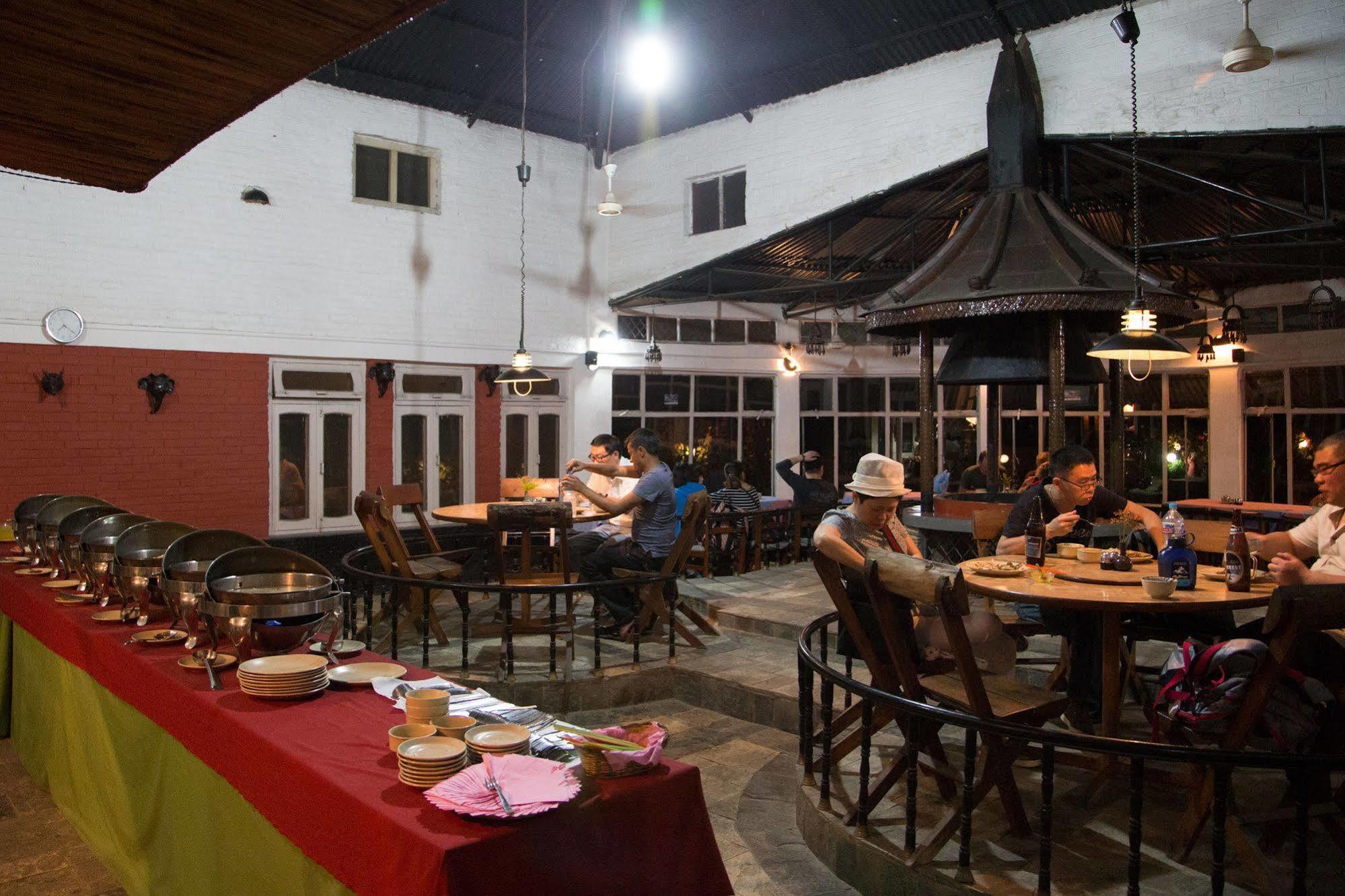 Chitwan Adventure Resort Sauraha Εξωτερικό φωτογραφία