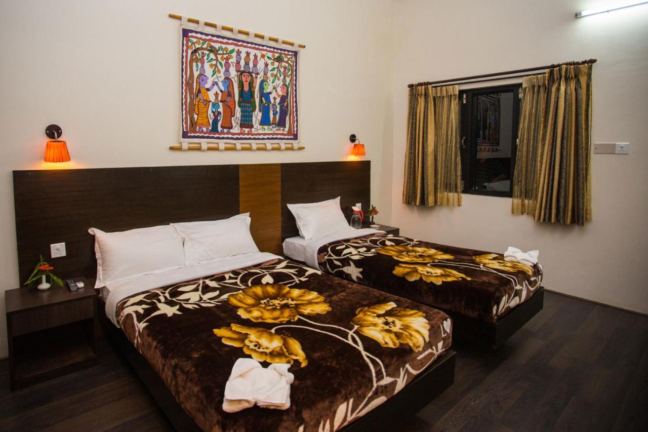 Chitwan Adventure Resort Sauraha Δωμάτιο φωτογραφία